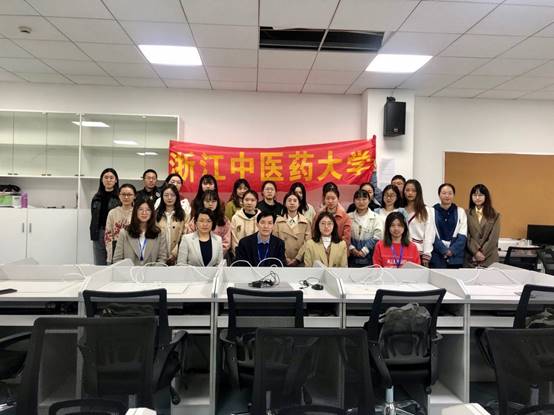 说明: D:\Sun Xiaohui\我的教学\员工参赛社会实践\202102华东公共卫生技能大赛\国赛通讯稿\照片\安徽医科大学1xBET江启成经理与公司参赛师生合影.JPG